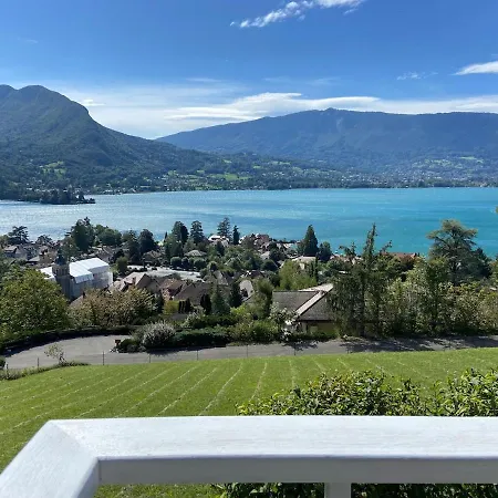 Exceptional View Chalet